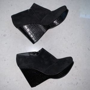 Robert Clergerie Black Suede Bootie Wedge Toon